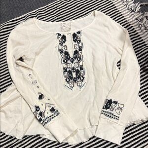 Women's Cream Long Sleeve Top with Black Accents